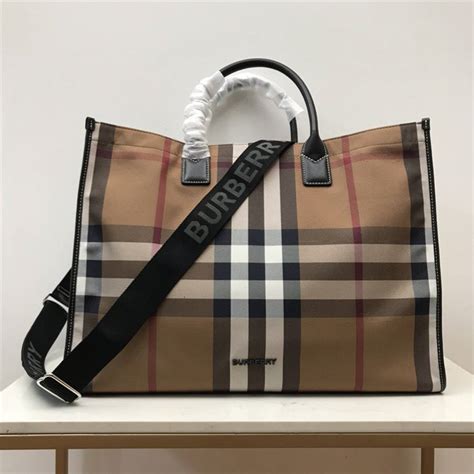 Burberry 英国